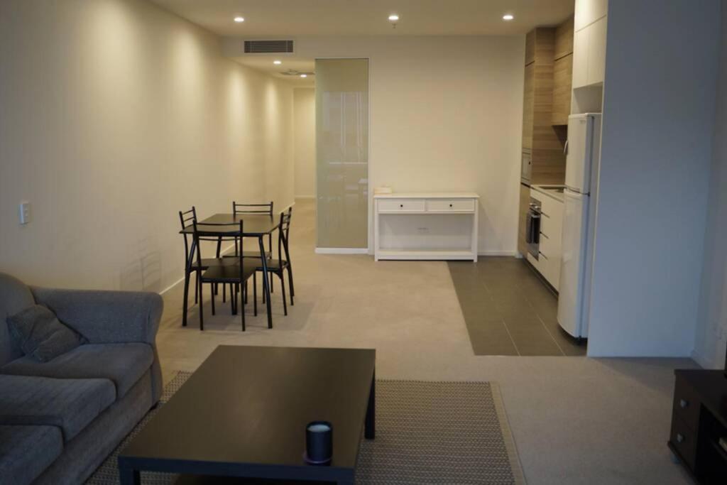 Apartment Mayfair In Very Centre Canberra